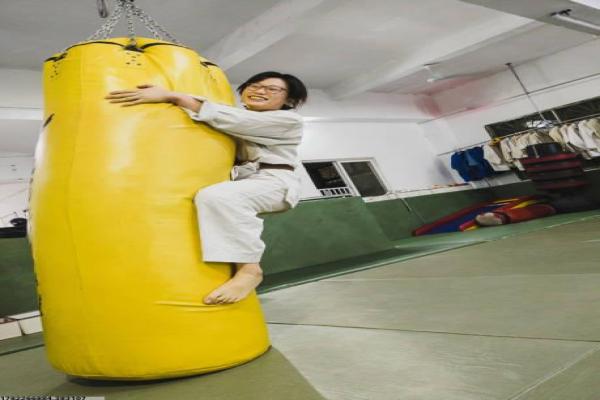 孩子是否能学习多个体育项目？